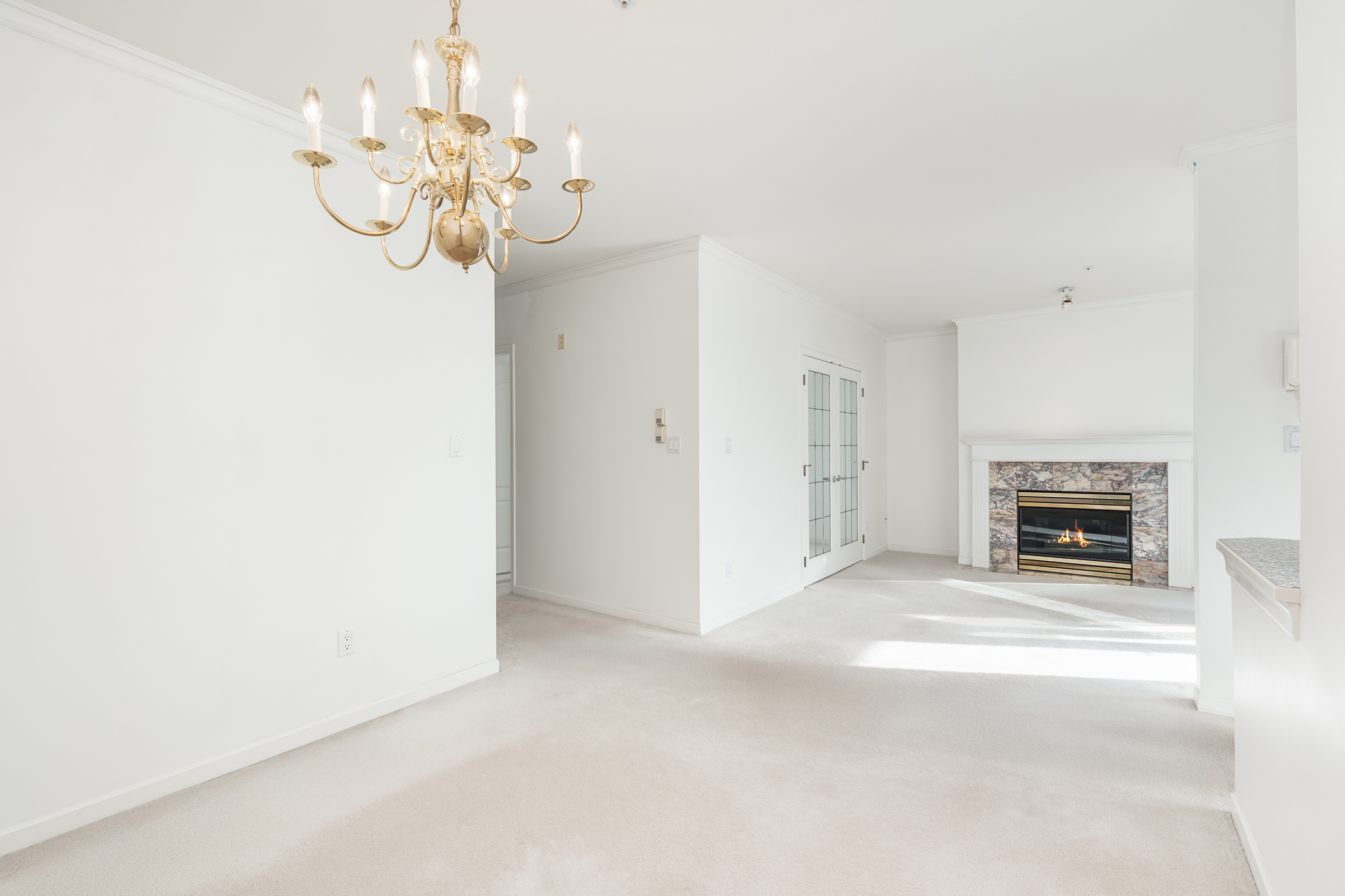 #302 – 2271 Bellevue Avenue